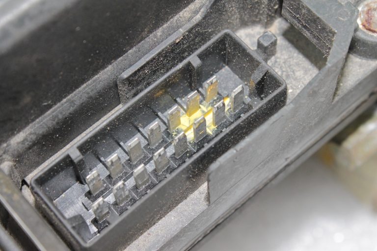 Isuzu Bighorn UB / Trooper II ABS sūknis 8-94374-855-6, 8943748556, 0265208011