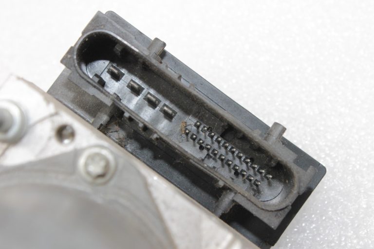 Kia Sedona VQ Carnival II ABS sūknis 58920 4D000, 589204D000, 58920-4D000