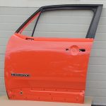 Jeep Renegade BU priekšējo durvju kreisās puses krāsa OMAHA ORANGE VR-562/B