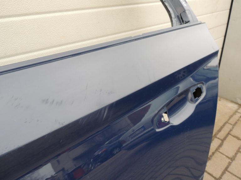 Škoda Superb III B8 3V Kombi Aizmugures kreisās durvis Aizmugures kreisās durvis Krāsa LF5A Z5Z5