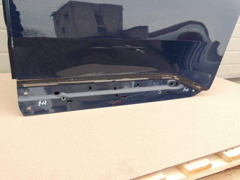 Škoda Superb III B8 3V Kombi Aizmugures kreisās durvis Aizmugures kreisās durvis Krāsa LF5A Z5Z5