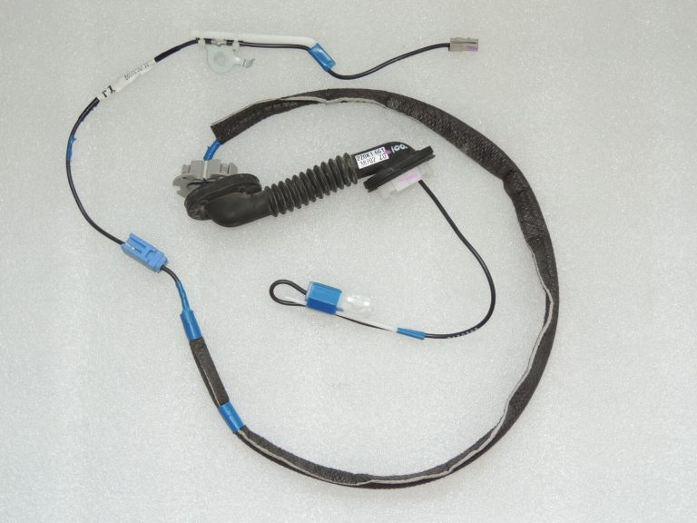 Toyota Yaris IV 1.5 HEV 68kW antenas vadu instalācija 861010DF10