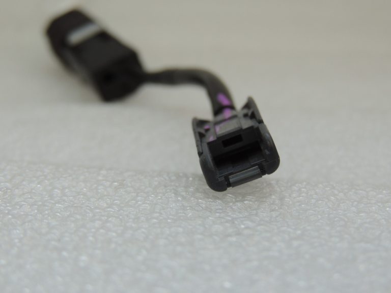 Toyota Yaris IV 1.5 HEV 68kW antenas kabelis 861010DF30