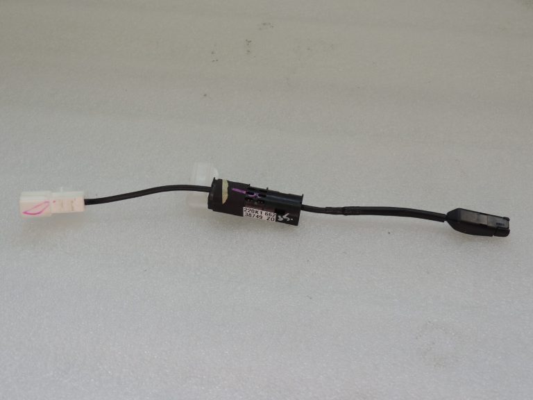 Toyota Yaris IV 1.5 HEV 68kW antenas kabelis 861010DF20