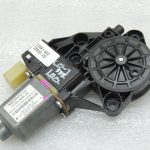 MINI R56 R55 Logu regulatora motors priekšējais labais 67622755854 2755854