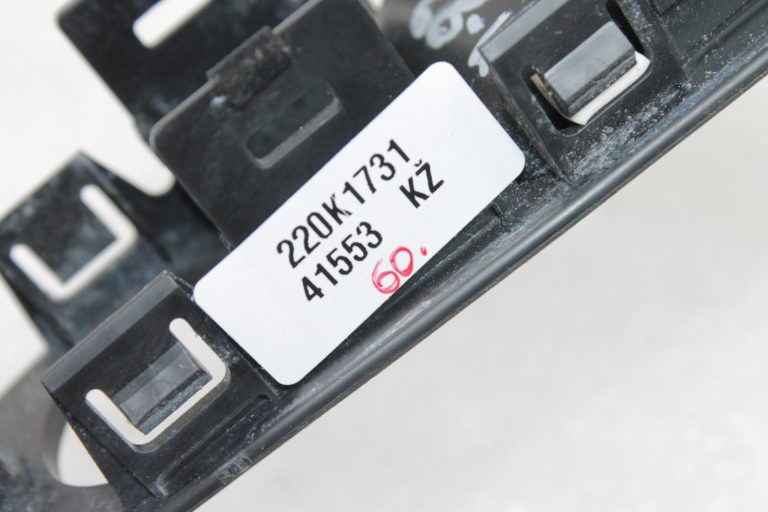Mazda CX-5 KE Priekšējais kreisais elektrisko logu slēdža pārsegs KA1F-68-4L6A02