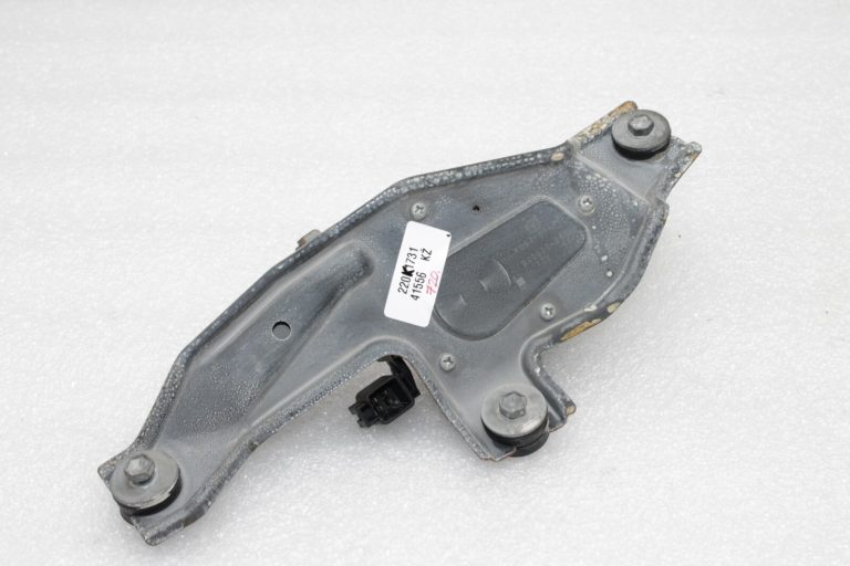 Oriģināls Mazda CX-5 KE Aizmugurējā vējstikla tīrītāja motors KD53-67-450, KD5367450