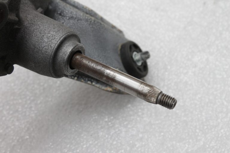 Oriģināls Mazda CX-5 KE Aizmugurējā vējstikla tīrītāja motors KD53-67-450, KD5367450