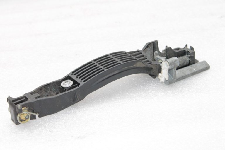 Oriģinālā Mazda CX-5 KE Aizmugurējā kreisā durvju roktura rāmis KD53-73-42XA, KD537342XA