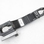 Oriģinālā Mazda CX-5 KE Aizmugurējā kreisā durvju roktura rāmis KD53-73-42XA, KD537342XA