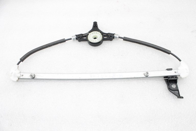 Oriģināls Mazda CX-5 KE Aizmugurējā labā loga regulators KD53-72-590, KD5372590