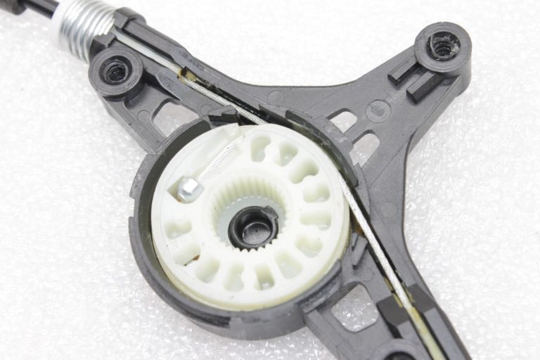 Oriģināls Mazda CX-5 KE Aizmugurējā kreisā loga regulators KD53-73-590, KD5373590