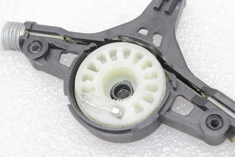 Oriģināls Mazda CX-5 KE Priekšējais kreisais loga regulators KD53-59-590, KD5359590