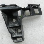 VW Golf oriģinālais bampera kronšteins aizmugurējā bampera labajā pusē
