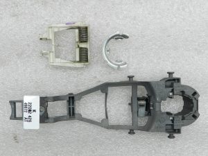 Skoda Fabia oriģinālais ārdurvju roktura turētājs 5J0837885B