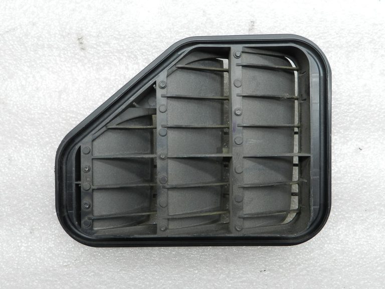 VW Tiguan oriģinālā virsbūves ventilācijas restes kreisās puses