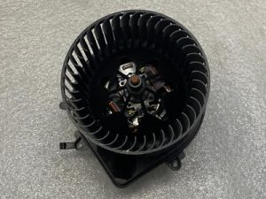 MINI COOPER R57 SILDĪTĀJA VENTILATORA MOTORS 641134226469 34226469
