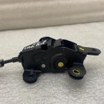 MINI COOPER R57 Bagāžnieka vāka slēdzene labajā pusē 51247195100 7195100