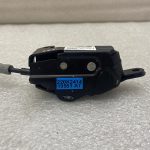 MINI COOPER R57 Bagāžnieka vāka slēdzene labajā pusē 51247195100 7195100