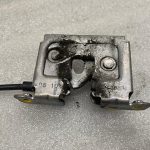 MINI COOPER R57 motora pārsega slēdzene motora pārsega aizdare labā kreisā 2753419