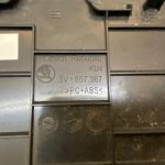 Skoda Superb III B8 3V Dekoratīva plastmasas centrālā konsole priekšā 3V1857367