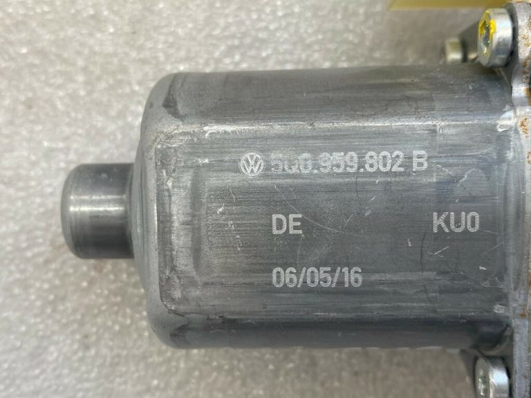 Škoda Superb 3V Audi VW sēdeklis Priekšējais labās puses loga regulatora motors 5Q095980802B