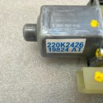 Škoda Superb 3V Audi VW sēdekļa aizmugurējā labā stikla regulatora motors 5Q0959802A