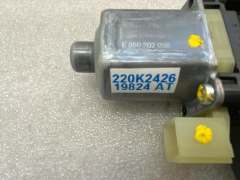 Škoda Superb 3V Audi VW sēdekļa aizmugurējā labā stikla regulatora motors 5Q0959802A