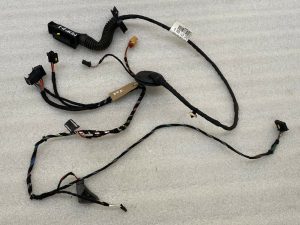 Skoda Superb III B8 3V elektroinstalācijas instalācija aizmugurējo labās puses durvju elektroinstalācijas instalācija 3V0971694A