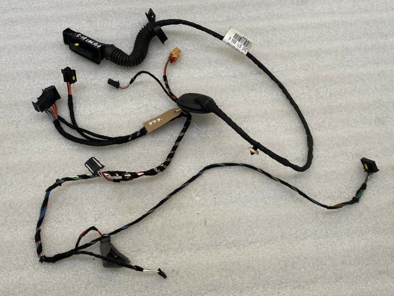 Skoda Superb III B8 3V elektroinstalācijas instalācija aizmugurējo labās puses durvju elektroinstalācijas instalācija 3V0971694A