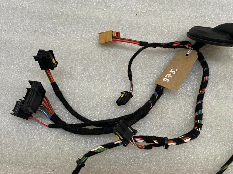 Skoda Superb III B8 3V elektroinstalācijas instalācija aizmugurējo labās puses durvju elektroinstalācijas instalācija 3V0971694A
