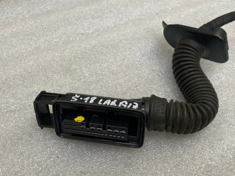 Skoda Superb III B8 3V elektroinstalācijas instalācija aizmugurējo labās puses durvju elektroinstalācijas instalācija 3V0971694A