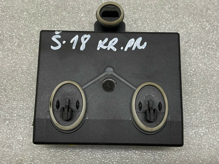 Škoda Superb 3V Audi VW VW Seat durvju vadības bloks priekšējo durvju labās puses 5Q0959593E