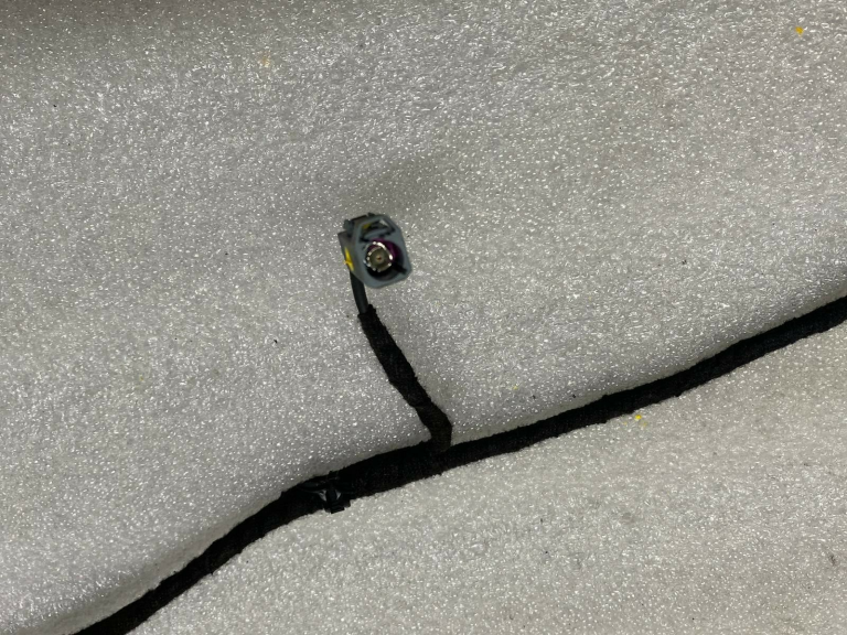 Škoda Superb III B8 3V Troses komplekts aizmugurējām durvīm 3V9972176F