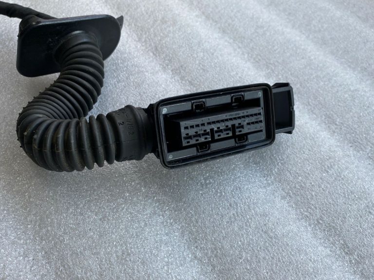 Škoda Superb III B8 3V Aizmugurējo kreiso durvju elektroinstalācijas instalācija 3V0971693A