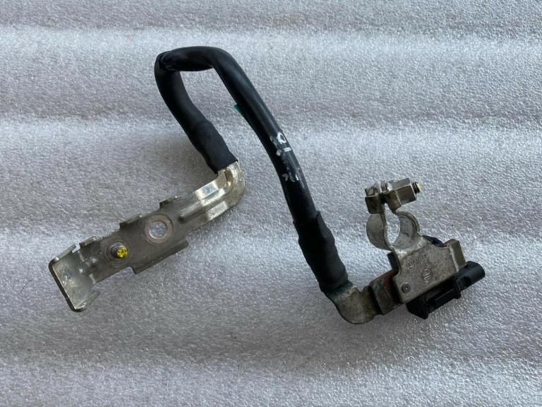 Škoda Superb III B8 3V negatīva akumulatora kabeļa galvenais strāvas sensors 5Q0915181G