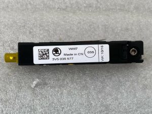 Škoda Superb III B8 3V Antenna amplifier 3V5035577