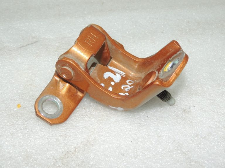 Ford Ranger P375 durvju eņģe aizmugurējā labajā pusē Top Saber M7413 AB392626800AE