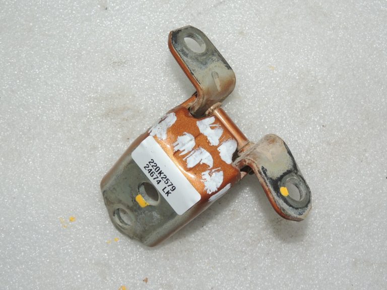 Ford Ranger P375 durvju eņģe priekšējā labajā pusē zem Saber M7413 AB392122810AE