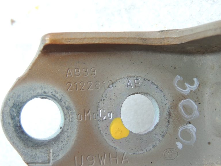 Ford Ranger P375 durvju eņģe priekšējā labajā pusē zem Saber M7413 AB392122810AE
