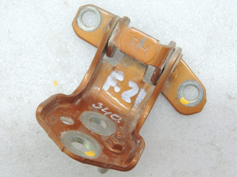 Ford Ranger P375 durvju eņģe aizmugurējā labajā pusē zem Saber M7413 AB392626810AE