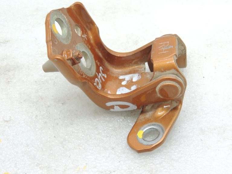 Ford Ranger P375 durvju eņģe aizmugurējā labajā pusē zem Saber M7413 AB392626810AE