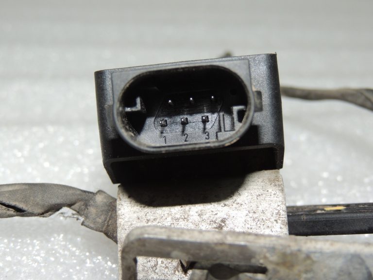 BMW 5. sērijas F10 LCI aizmugurējais augstuma sensors 37146861351 6861351 6752797 6786797