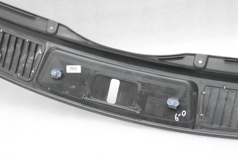 Opel Insignia A Tourer bagāžnieka vāks, sliekšņu pārsegs, durvju sliekšņu līstes 13278408