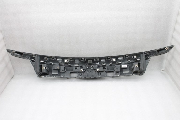 Opel Insignia A Tourer aizmugurējo durvju roktura vāks argona sudraba 176 GAN 13322627