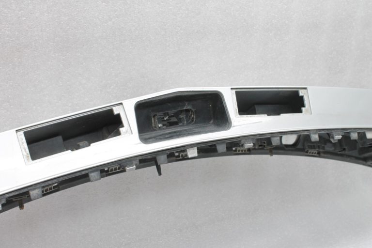 Opel Insignia A Tourer aizmugurējo durvju roktura vāks argona sudraba 176 GAN 13322627