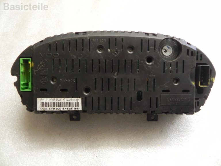 Skoda Fabia 6Y `05 benzīna spidometra spidometra spidometra instrumentu klasteris 6Y0920871M