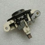 Oriģinālais Bosch 70A 14V alternatora ģeneratora oglekļa suku regulators