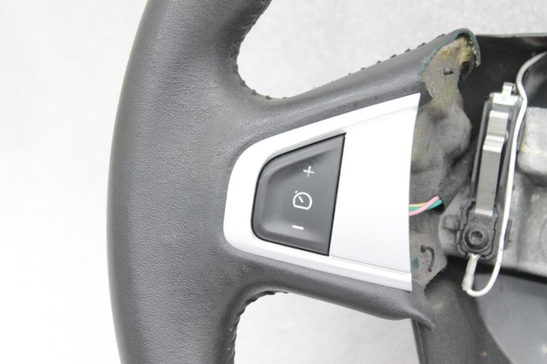 Oriģinālais Renault Scenic Megane Laguna III stūres rats ar kruīza kontroli 484003162R