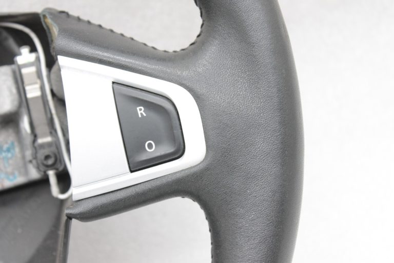 Oriģinālais Renault Scenic Megane Laguna III stūres rats ar kruīza kontroli 484003162R